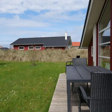 With Hearth And Wellness Holiday home Grossenbrode