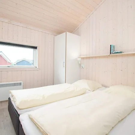 Holiday home With Hearth And Wellness *